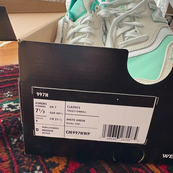 FIGS | New Balance 997H Women's Mint and White Sneakers - Picture 2 of 8